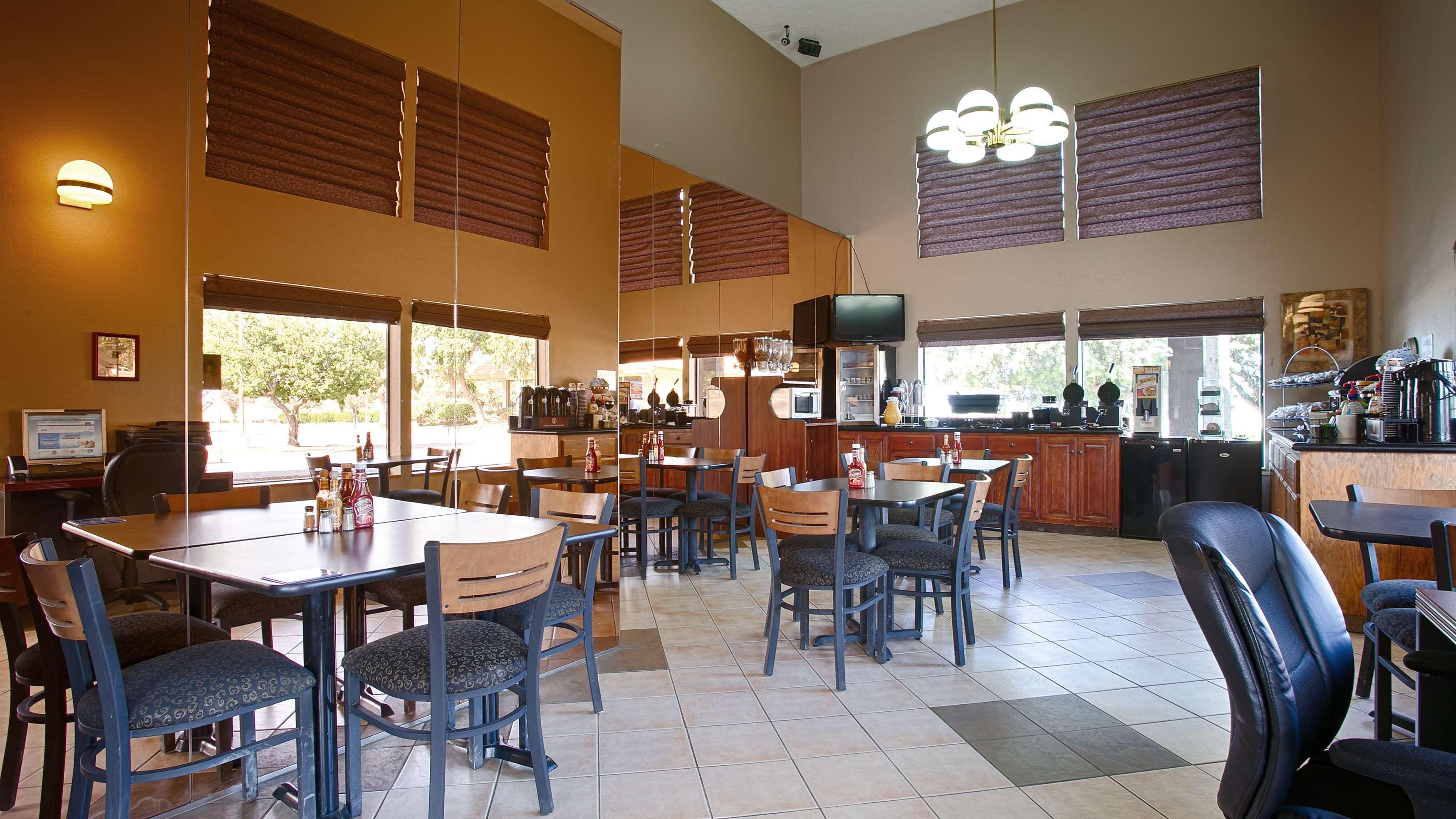Best Western Apricot Inn Chaney Ranch Zewnętrze zdjęcie